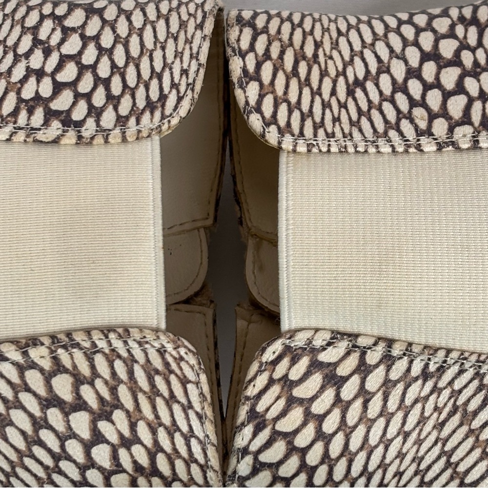 The Limited Kiki Chelsea Boots Vegan Snakeskin Heeled Ankle Booties Tan Size 7.5 - Picture 16 of 16